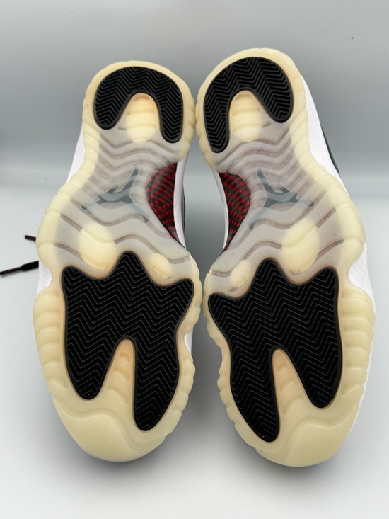 Nike Air Jordan Retro 11 OG Sneakers 378037-002 2015 Black US 10.5 - Preowned main image 5